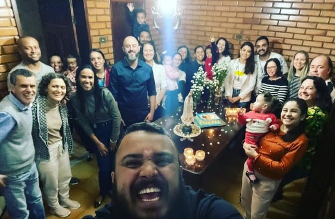 Membros da Comunidade na Casa de Missão